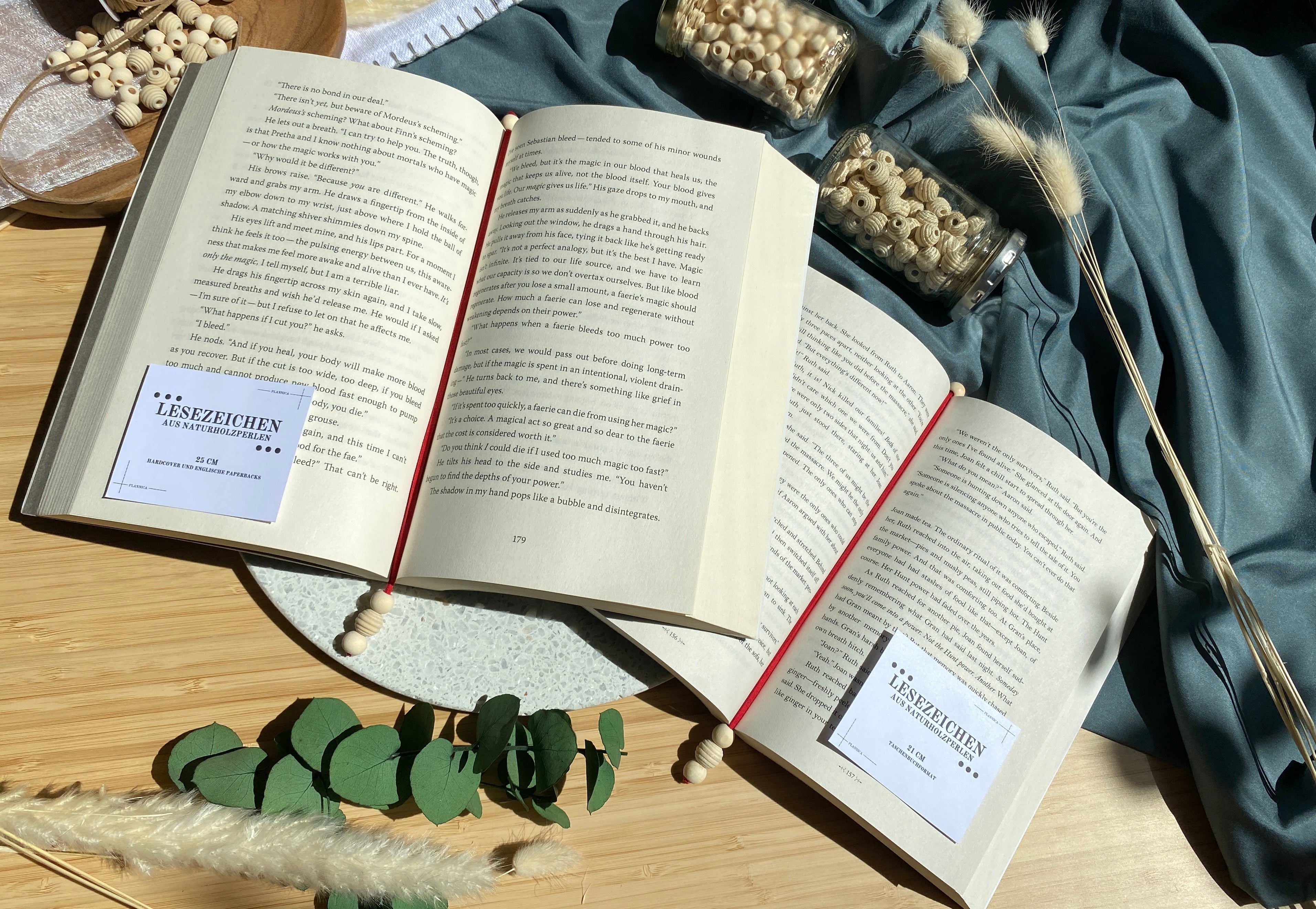 Lesezeichen mit Naturholzperlen